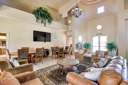 8 Mi to Tonto Natl Forest Modern Condo in Mesa! in Apache Junction