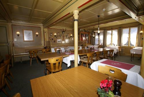 Restoran, Posthotel Roessli in Saanen