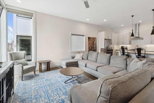 Gorgeous Nashville Home-2 Miles to Lower Broadway