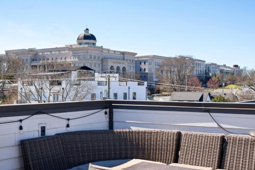 Spacious Nashville Home Close to Belmont Rooftop - image 4