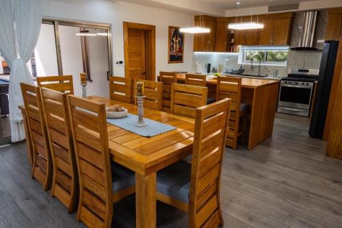 Great villa with pool table in La Caña