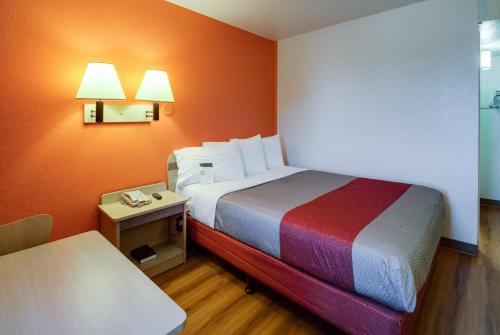Motel 6-Lenexa KS - Kansas City Southwest - image 9