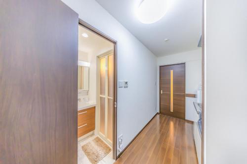 Badezimmer, オーシャンビュー窓から見える景色を思い出に the琉球タワー10E (オーシャンビュー窓から見える景色を思い出に the琉球タワー10E) in Yonabaru