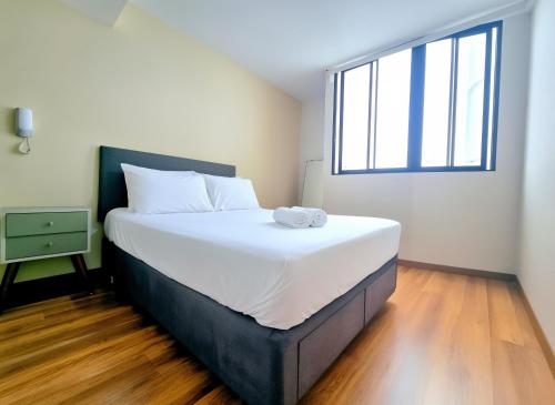 1B Executive Suite Lima Smart TV 404