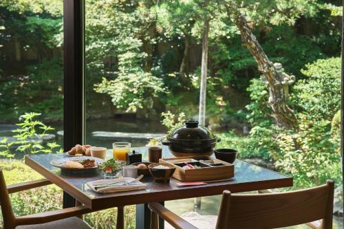 Food and beverages, Moksa in Sakyo