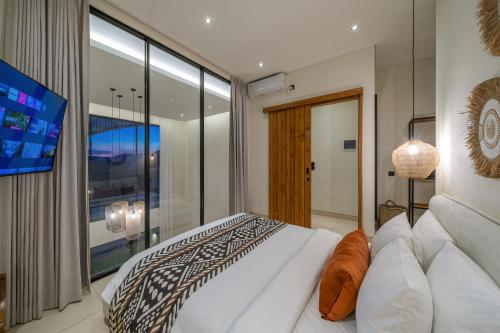 Canggu Hacienda - Elegant Private Retreat for Couple - image 3