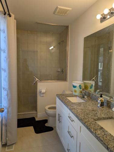 ฝักบัว, Modern 3BR Home Near Niagara Falls & Welland Canal in เวลแลนด์ (ON)