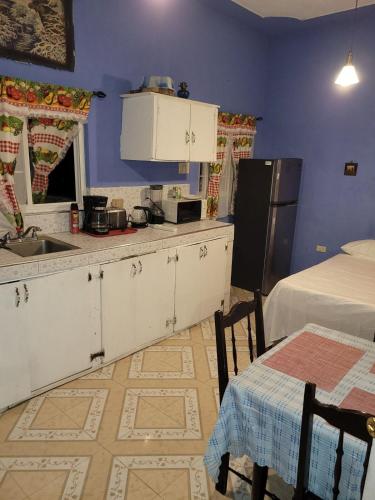 Apartment with private off street parking in Poor Mans Corner
