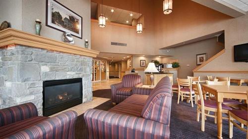 Best Western Plus Revere Inn & Suites in Paradise