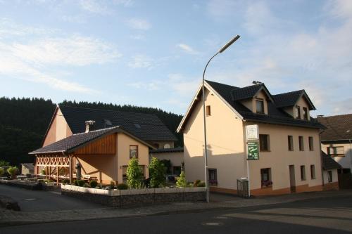 Bistro im Ring - Accommodation - Quiddelbach