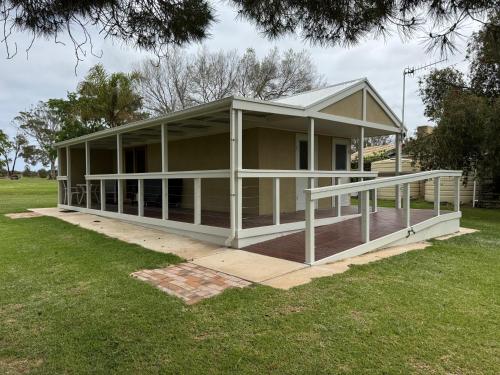 Poona Farm Estate - Caravan & Camping in Mount Dutton Bay