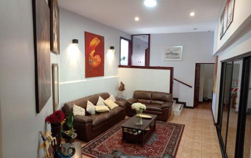 Escazú 4BR- Full house premium location (Escazu 4BR- Full house premium location) in 瓜奇佩林