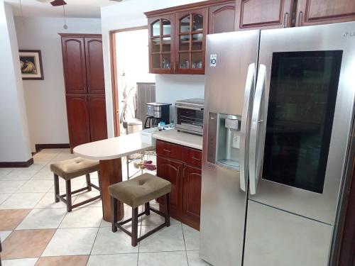 Escazú 4BR- Full house premium location (Escazu 4BR- Full house premium location) in 瓜奇佩林