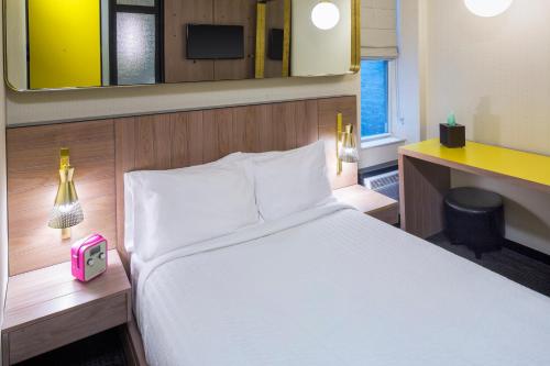 Hotel Shocard Broadway Times Square - image 2