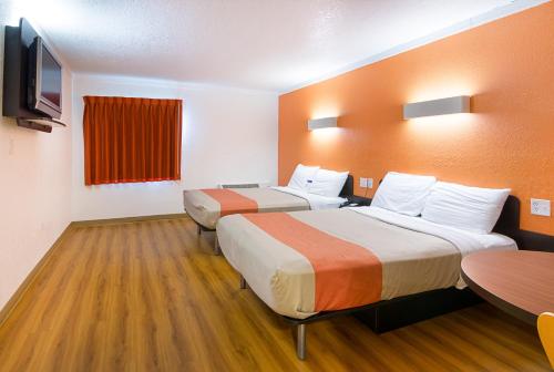 2 double beds