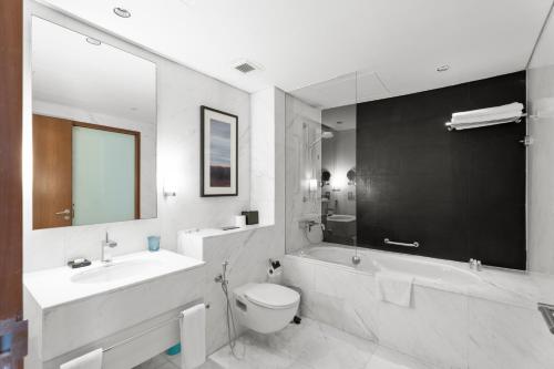 Abi Holiday Homes - Studio & 1BR Dubai Mall Fashion Avenue Residences, Dubai (photo 8)