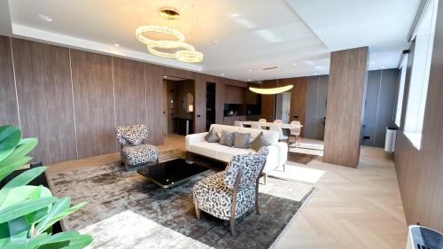 Oprema, Resident Hotel Abay in Almaty