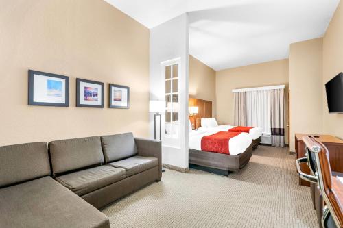 Comfort Suites Orlando Airport - image 28