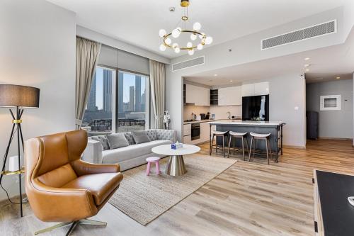 Bright 2BR APT Near The Burj Khalifa and Dubai Mall, Dubai