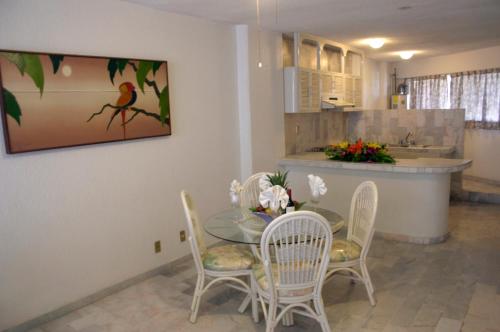 2 bedrooms, 4 beds