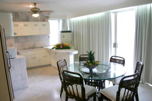 2 bedrooms, 4 beds