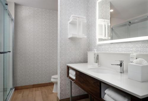 Hampton Inn & Suites Las Vegas-Red Rock/Summerlin - image 8