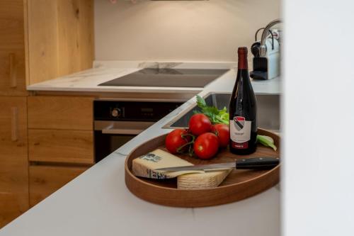 Cocina, MAISON DI VOLPI - Il fascino della montagna, la comodità del centro (MAISON DI VOLPI - Il fascino della montagna, la comodita del centro) in Courmayeur