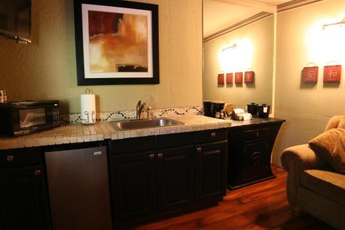One-Bedroom Bungalow #16