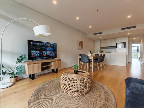 Sleek 2BR Modern Apartment in Sydney’s Tech Hub - image 6