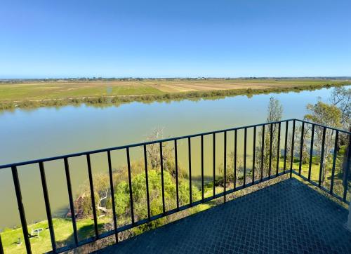 Tailem Bend Riverside Hotel in เทเลม เบนด์