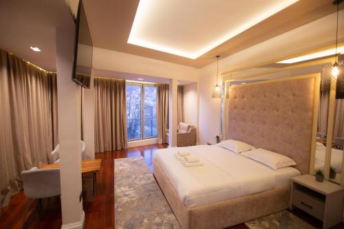 Secret Hotel,Korce
