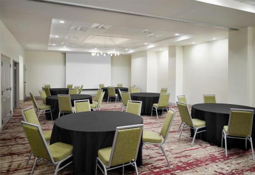 Hilton Garden Inn Meridian - image 10