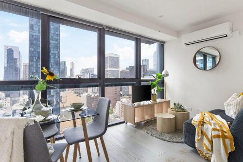 Convenient CBD Stay Near QV & Melbourne Central