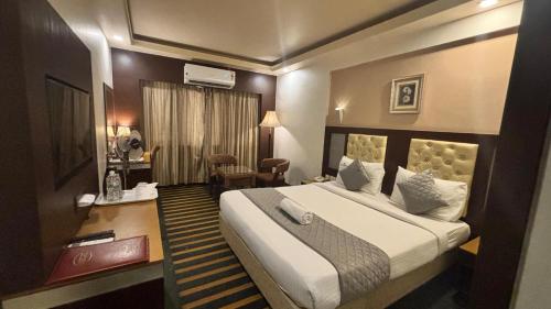 2 twin beds