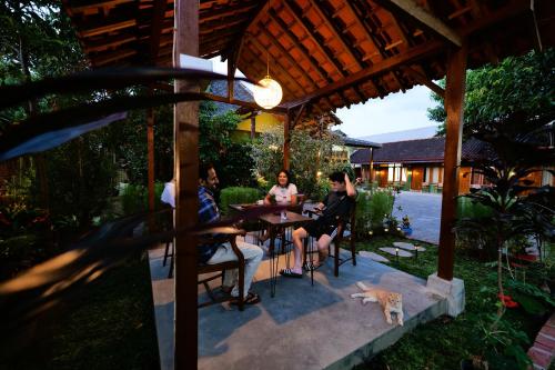 Garden, Sleepy Raccoon Hostel near Rumah Sakit Khusus Bedah Rskb Ring Road Selatan