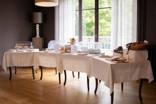 Vista exterior, Le Clos De Bourgogne in Moulins