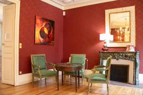 Vista exterior, Le Clos De Bourgogne in Moulins