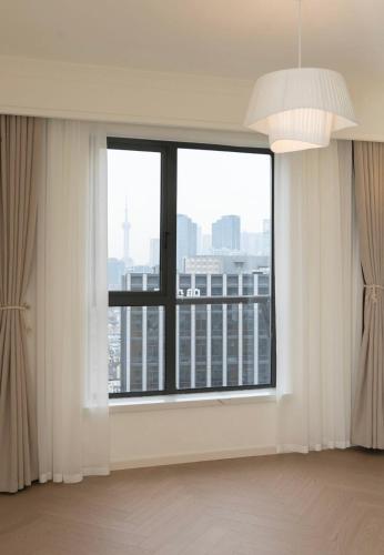 EHUB - Enjoy Shanghai Tower View with Floating Window, near Yuyuan Garden and the Bund, Šanghaj (fotografie 5)