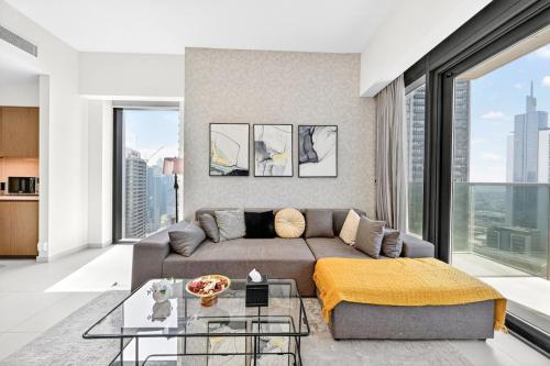 28th Floor Apartment Next to Burj & Mall Sleeps 7 - image 9