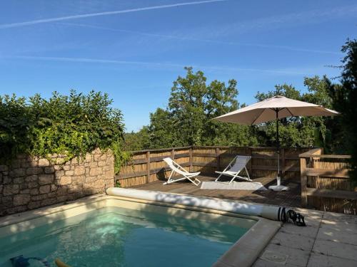 Peldbaseins, Jolie maison avec piscine et jardin au calme in Saint-Leon-sur-Vezere