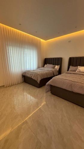 Luxury 3 Bedroom Family Apartment in Amman - image 9