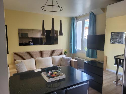 Paris par métro 4 - RER B - calme - patio privé - Location saisonnière - Bagneux