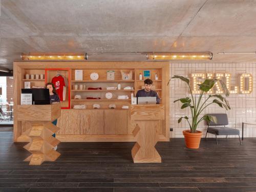 Eklo Hotels Bordeaux Center Bastide in Bordeaux