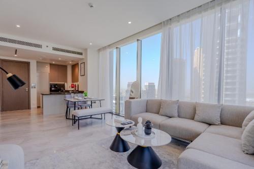 TRPS - Peninsula Five, Business Bay - Stylish 1BR - Canal & Burj Khalifa Views, Dubái (foto 3)