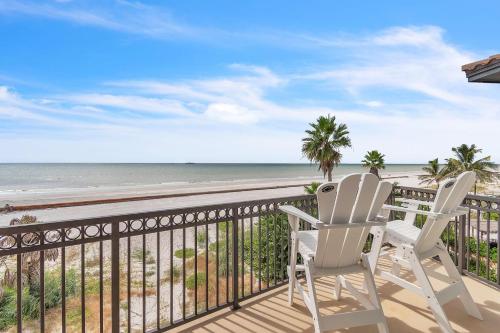 Seaclusion Beach Townhome in St Pete Beach, USA