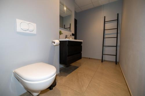LL Properties - TB24 Elegant Escape w Hot-tub Access, Akureyri (zdjęcie 10)