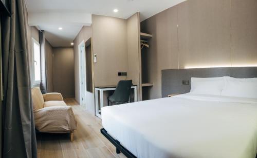 Hotel Golden Madrid in La Latina