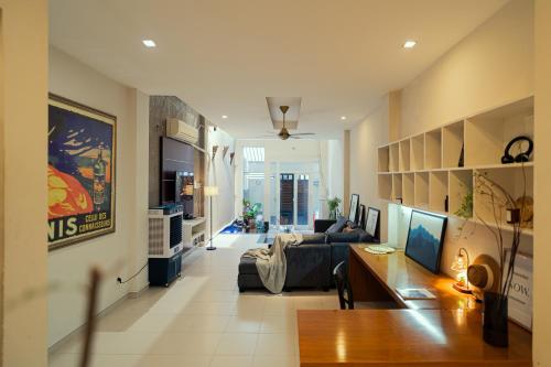 4BR Ben Thanh Full Facilities Step to Metro
