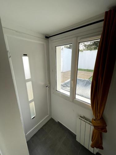 Studio Jacuzzi & Private Cinema - Paris south in Le Perreux-sur-Marne