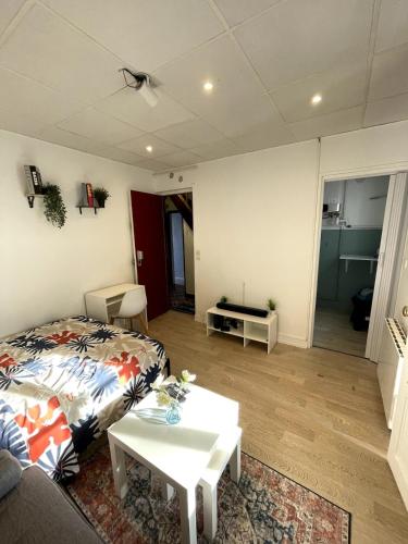 Studio Jacuzzi & Private Cinema - Paris south in Le Perreux-sur-Marne